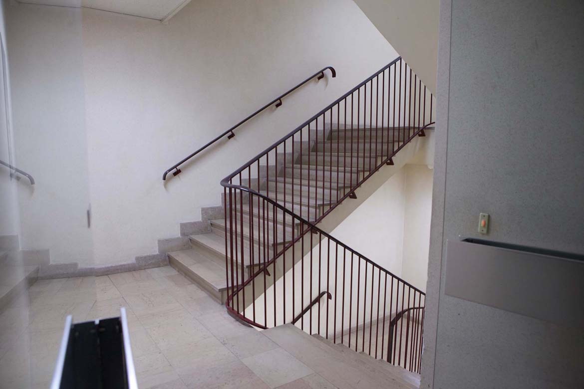 Bureaux vides pour décor de commissariat en ile de France.