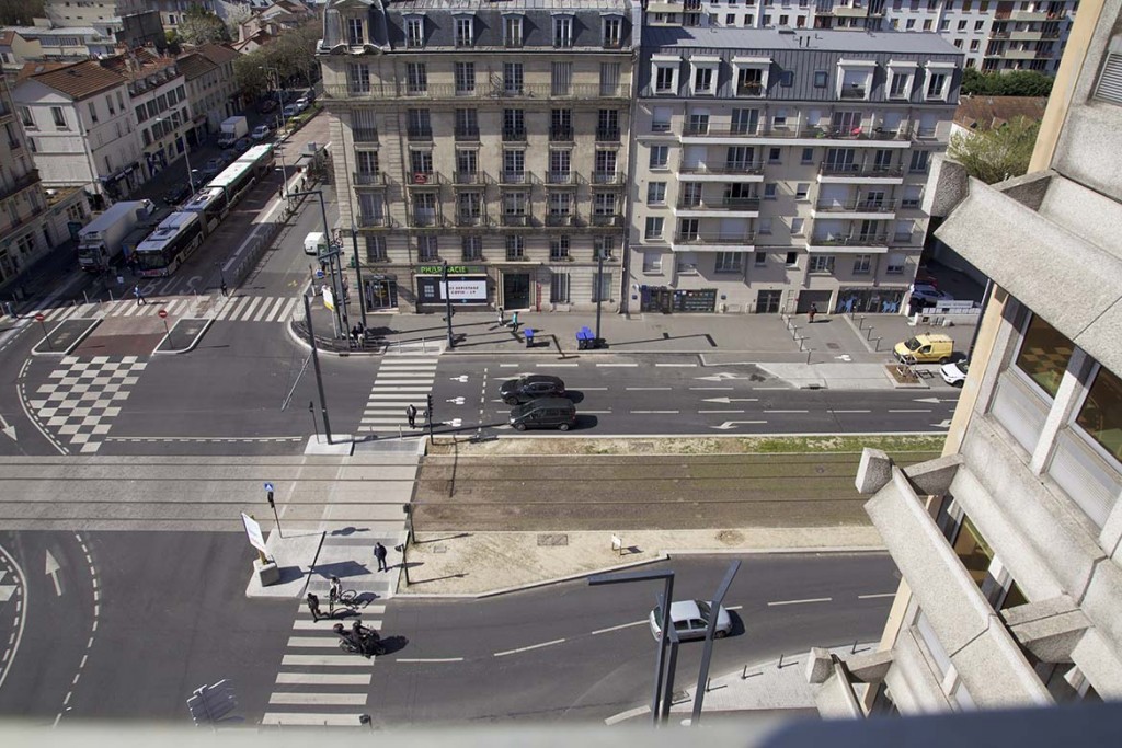 8 Rue De L'humanité Lieu De Tournage Bureaux terrasse des années 1970 pour commissariat , lieu de tournage