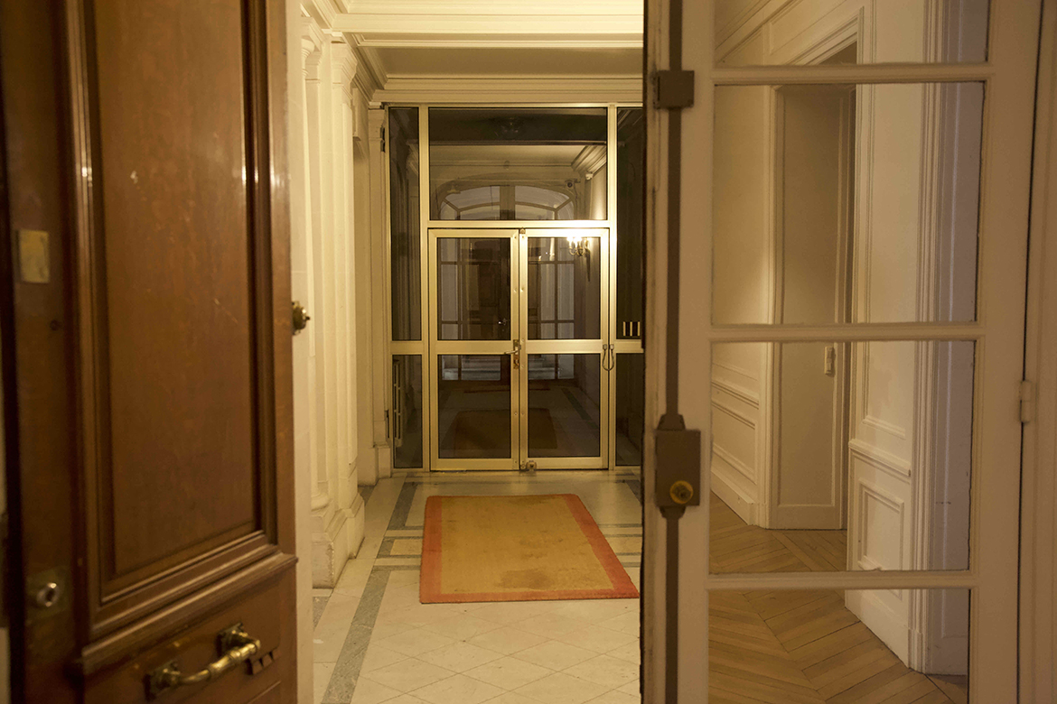 Appartement vide RDC Paris