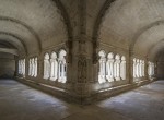 Abbaye de Montmajour, cloître, pilier à l'angle des galeries nord et est