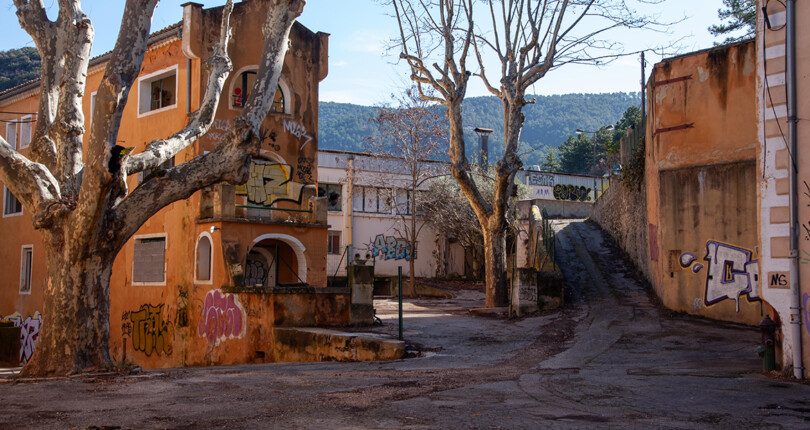 Les papeteries de Malaucène, au pied du mont Ventoux