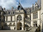 Château de Pierrefonds, cour d'honneur, aile des Invités