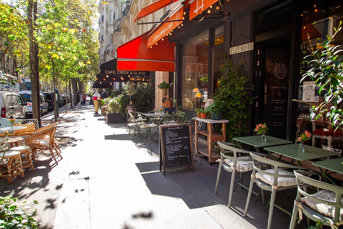 Le44, des fleurs, des choses et un café