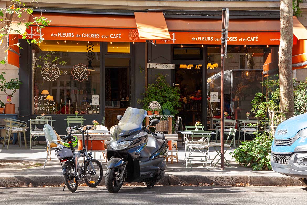 Le44, des fleurs, des choses et un café