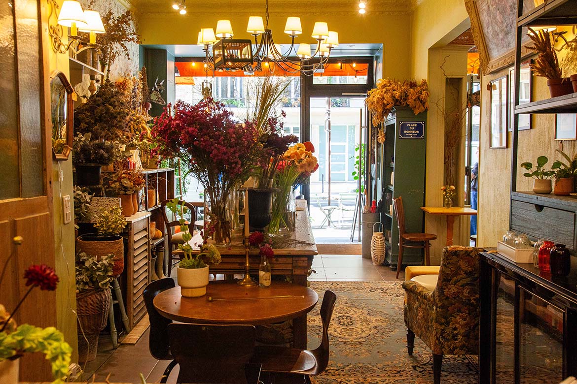 Le44, des fleurs, des choses et un café