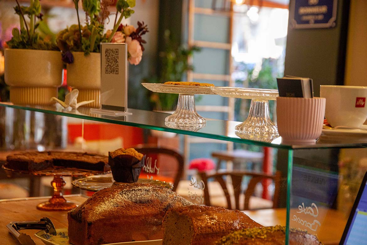 Le44, des fleurs, des choses et un café
